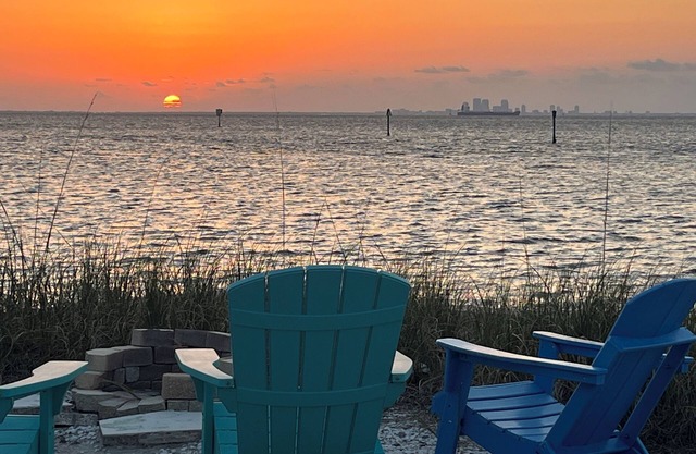 Bayfront Cottage en Tampa Bay con impresionantes puestas de sol y muelle