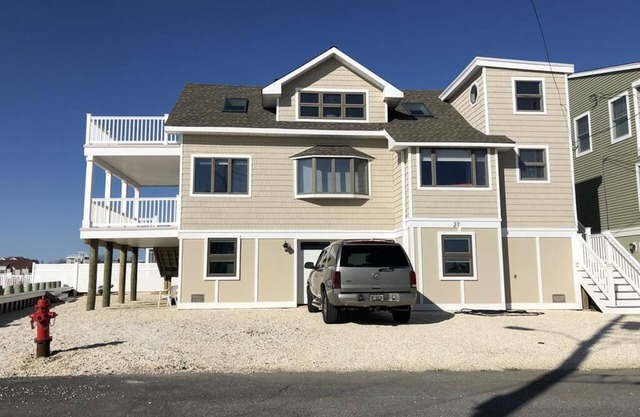 Bayfront classic beach beach house