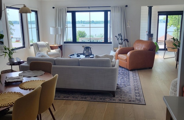 Bayfront Cottage located on The Bay Of Quinte in Prince Edward County