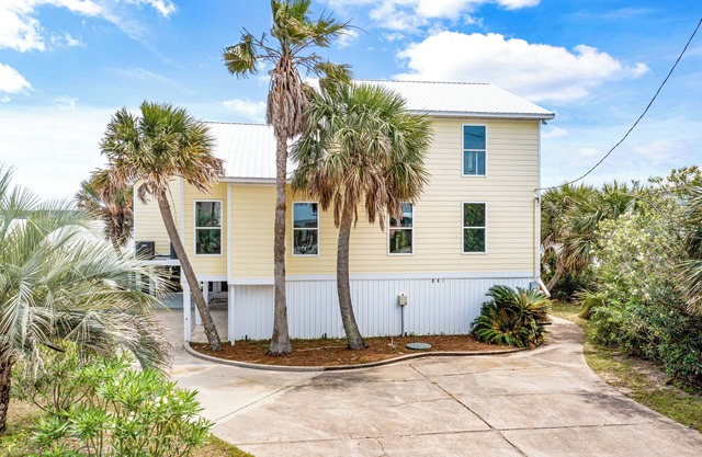 Bayfront home with a wonderful view of the bridge
