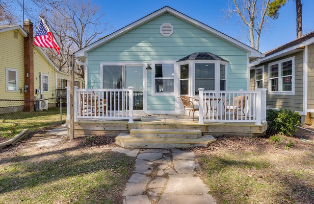 Bayfront Maryland Retreat w/ Deck, Near Beaches!