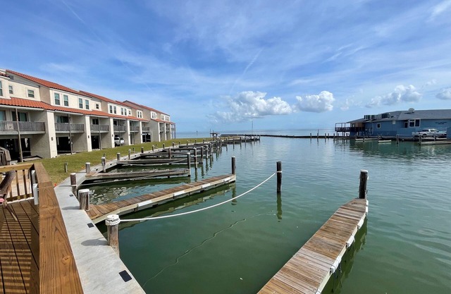Bayfront Paradise with Private Boat Slip