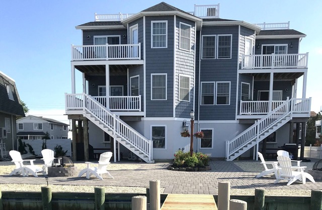 Frente a la bahía con muelle y pozo de fuego, @ Harris Harbor, Beach Haven Park, LBI