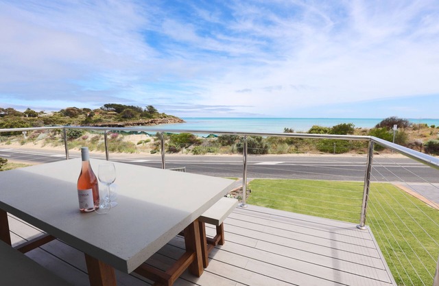 Baylys Reef - Beachside Retreat