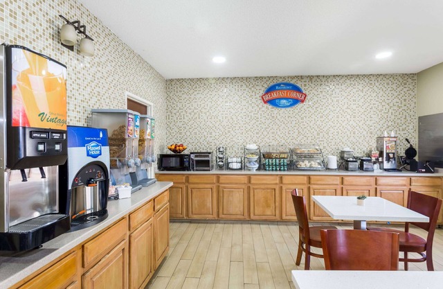 Baymont by Wyndham Savannah/Garden City