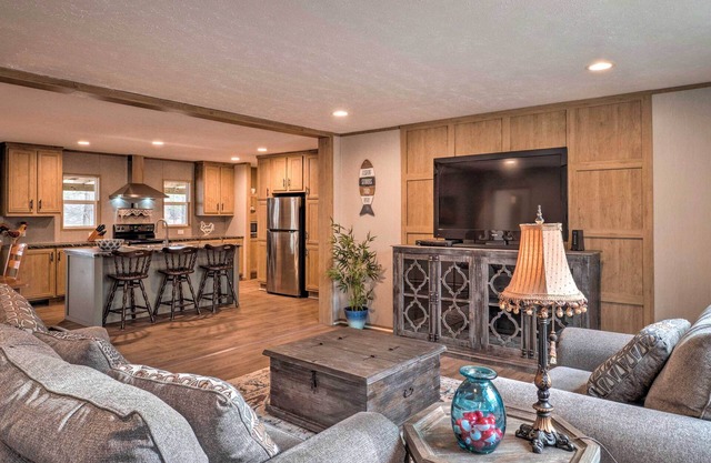 'Bayside' Louisiana Vacation Rental w/ Dock!