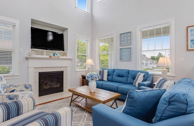 Bayside Resort house w/ pool, gym, basketball court, and golf on-site