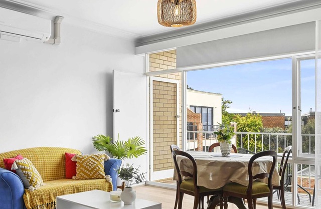 Bayview Apartment I Central Coastal Comfort