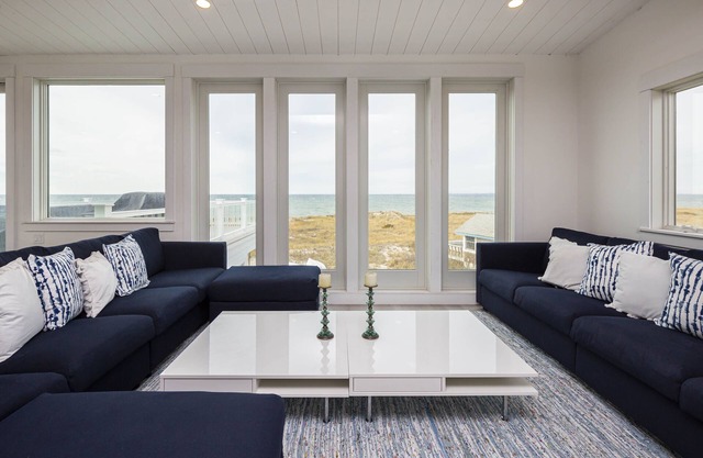 Bayview Modern, New Build 2021 overlooking the Bay, Steps away from Fisher beach
