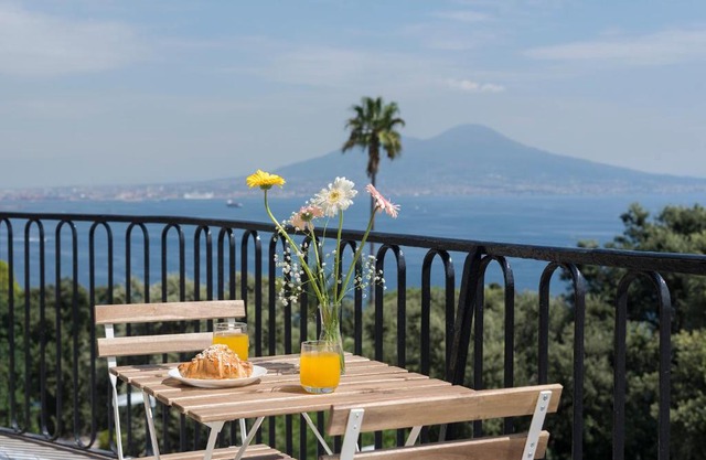 BayView Posillipo, modern, spacious, kids-friendly, stunning view