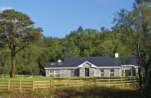 Baywood Cottage - Three Bedroom House, Sleeps 6