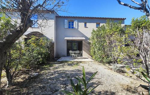 Beautiful Home In Saint-Laurent-De-La-Cabrerisse