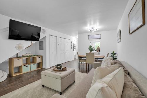 Be Our Guest - Cozy Townhome near Downtown Ocala townhouse