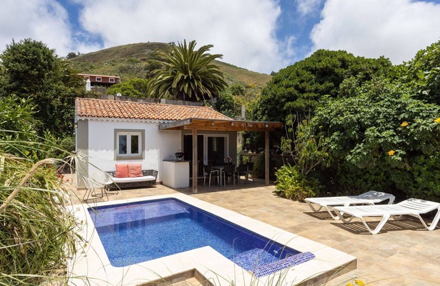 Casa de vacaciones privada con WIFI, piscina privada, TV, patio, vista panorámica, aparcamiento