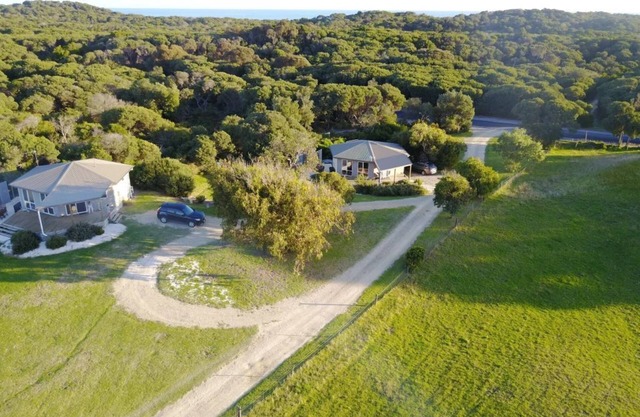 Beach and bush. Ideal peaceful getaway for families or couples.