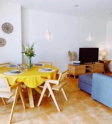 Beach Apartment Gabriela with Pool