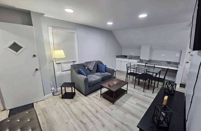 Beach Apt in Woodmont-Milford