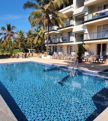 Beach Bliss Apartment Hotel - 7 Minutes walk to Beach