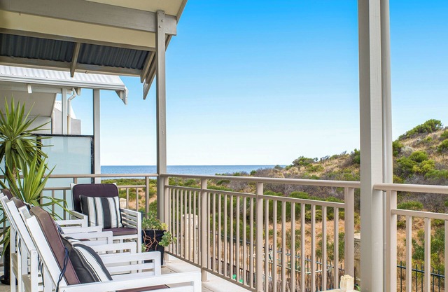 Beach Break Villa - Coastal Villa Retreat in Beautiful Ledge Point