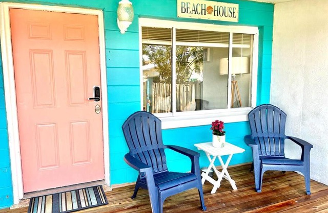 Beach Bungalow in downtown Cocoa Beach