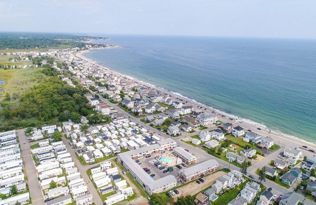 Beach Condo Minutes from the Ocean!