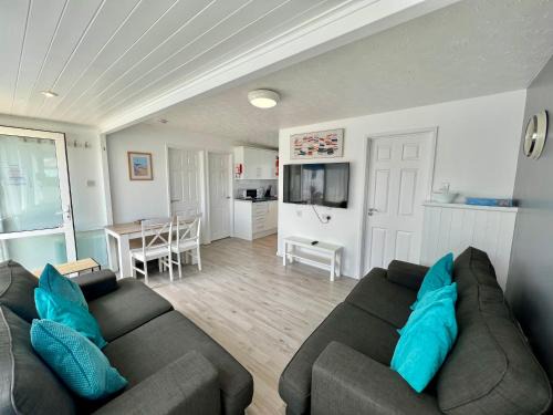 Beach Cottage 44, Just Minutes Walk From The Sea