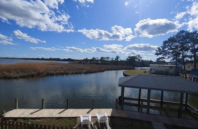 Beach Cottage, in Grandy, on the Currituck Sound in Outer Banks Mainland