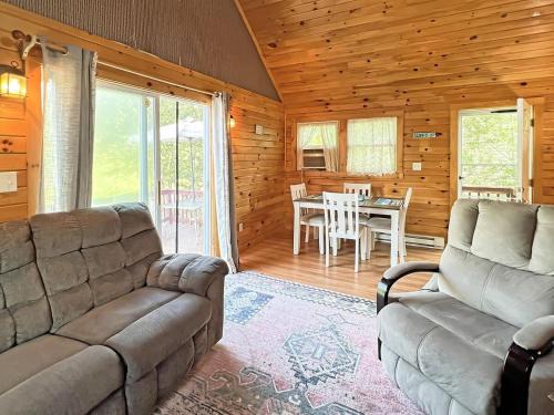 Beach Daze Cottage Brought to you by GetAway Vacations