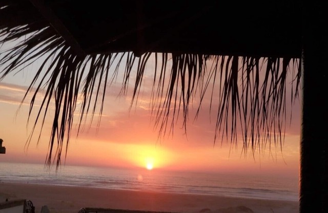PLAYA FRENTE CASITA con mucho encanto dentro de la comunidad cerrada de La Salina