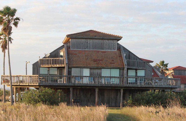 BEACH FRONT Condo with pool access - Matagorda Dunes #42