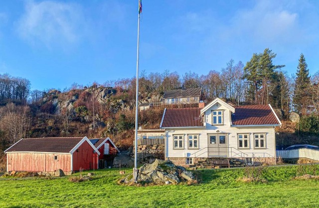 Beach Front Home In Farsund With Wifi