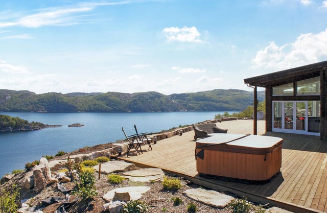Preciosa casa en Lyngdal con jacuzzi