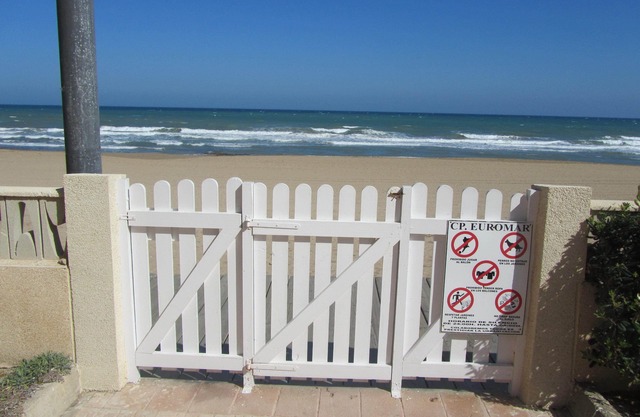 Apartamento en planta baja en primera línea de playa