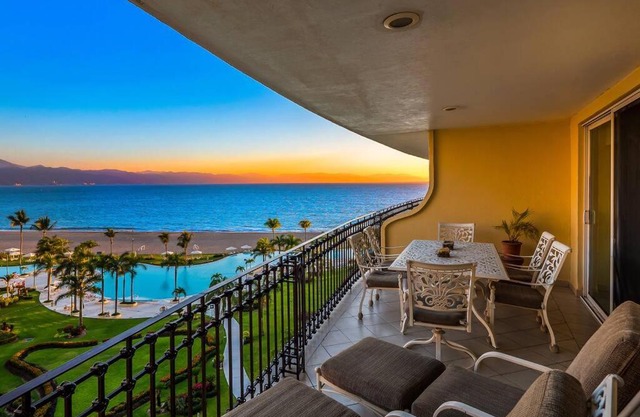 Beach Front-Ocean Views-Marina Luxury Condo-BVG