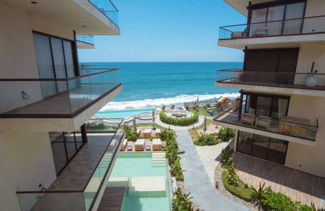 Beach front, privacy with luxury