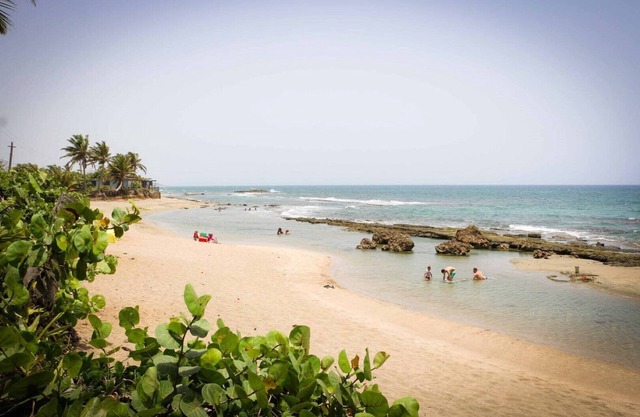 Propiedad frente a la playa en Barceloneta, una hora en coche al noroeste de San Juan, PR.
