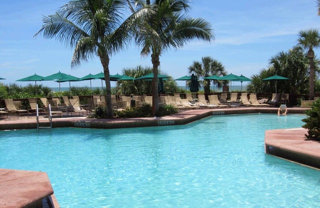 Prime Beach Front Resort en Marco Beach