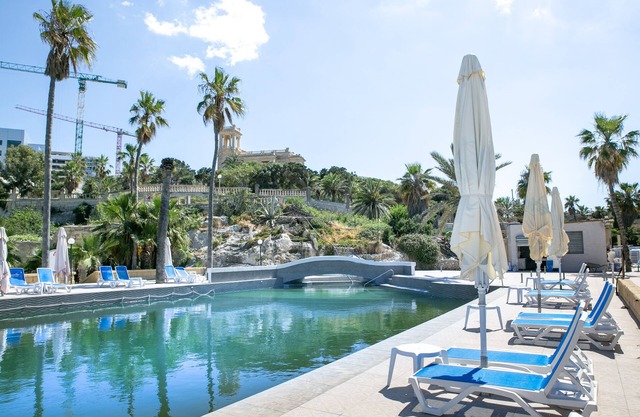 Beach Garden Hotel