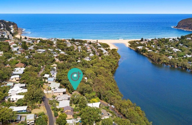 "Beach Happy" – Close to Beach & Shops