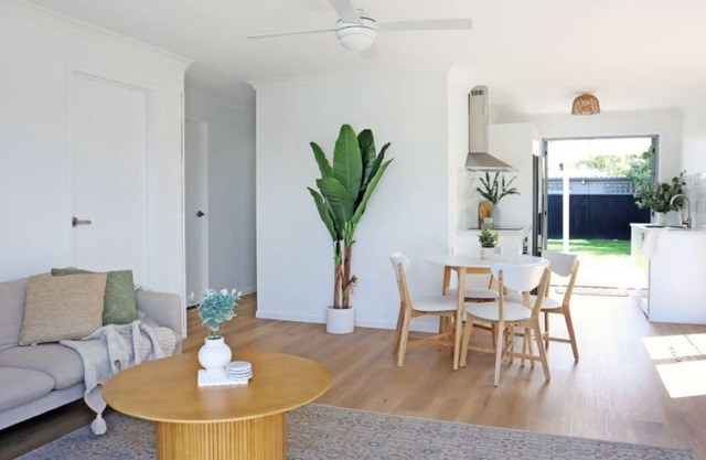 Beach Haven Warana - Pet Friendly Stay