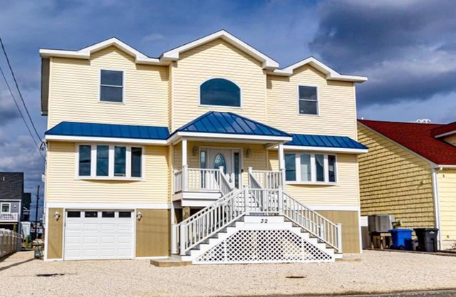 Beach Haven West. Pet Friendly. Waterfront. Lagoon front. Beach Badges. WIFI..