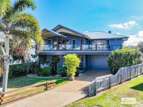 Beach house at Bangalee