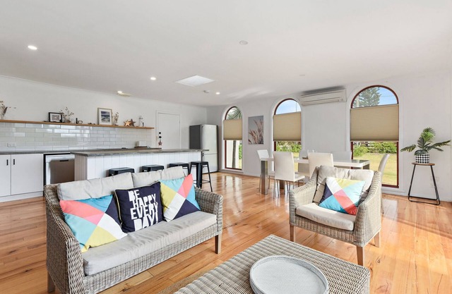 Beach House at Low Head - Pet Friendly