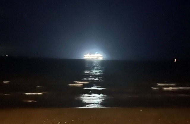 Campamento base frente al mar para aventuras en la costa del Pacífico
