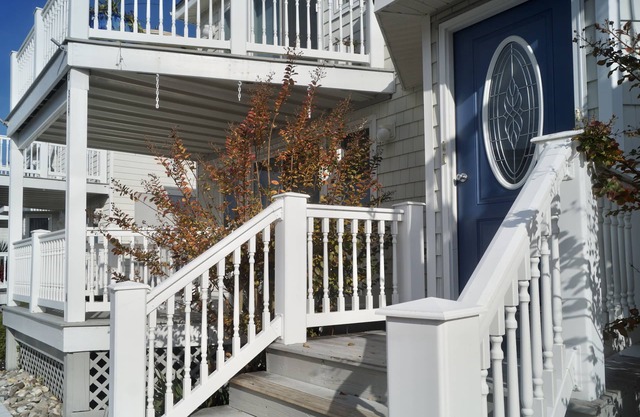 Beach House Condo in Diamond Beach just steps to private beach, beach bar, entertainment and much more!