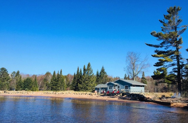 Beach House - Cottage right on Lake Superior with Amazing Sunrises!