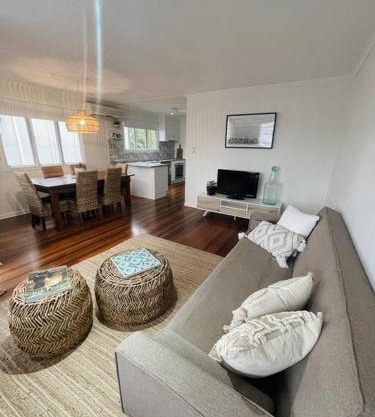 Beach House @ Moffat