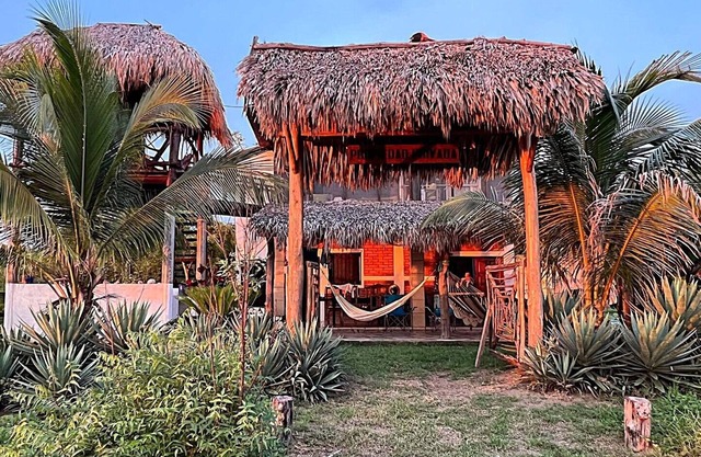 Beach House Nicaragua with pool & outdoor kitchen / Maison de plage Nicaragua