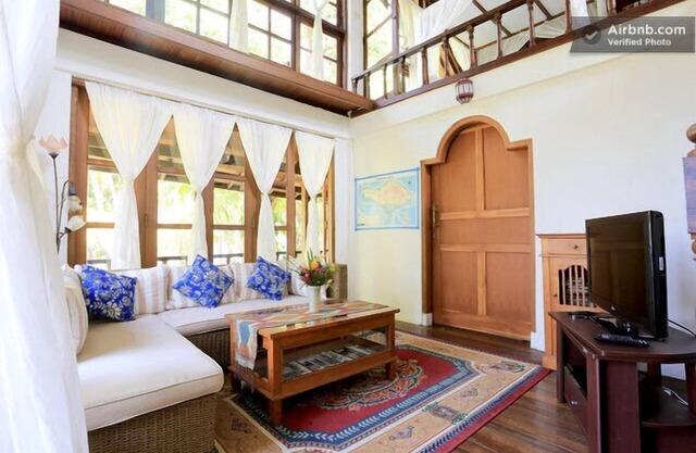 Beach House / Tejakula / AC / B & B / Internet