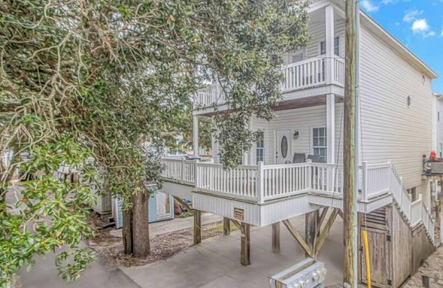 Beach house two minutes walk from the beach Ocean Lakes houes 1125